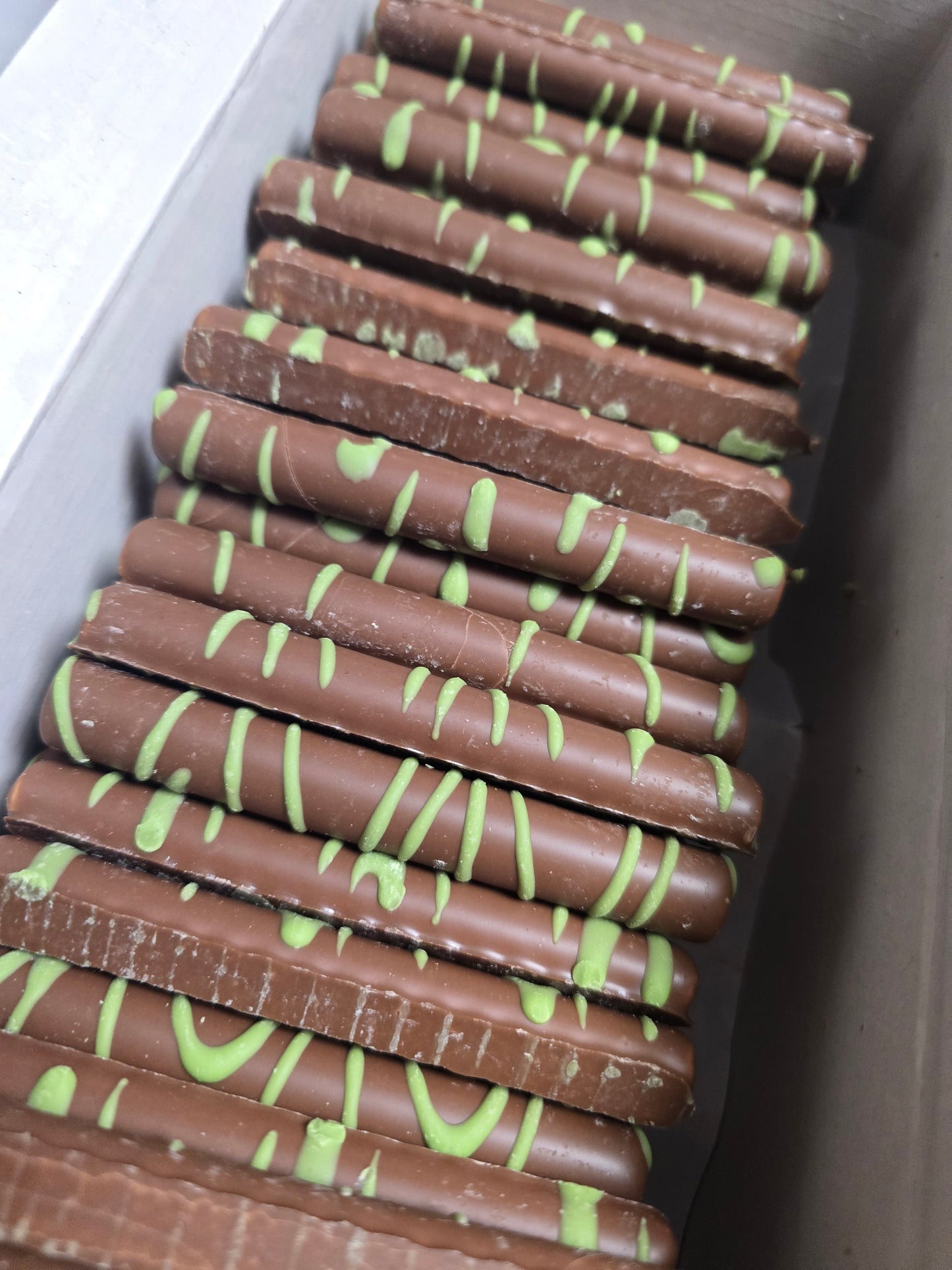 Tanzanitos Dubai (piece)