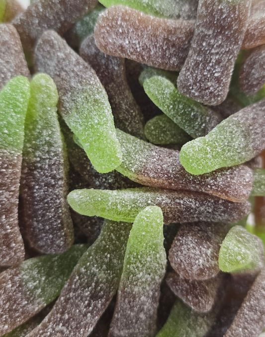 Bouteilles de cola sucrées marron et vertes 100g